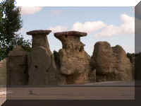 w a d86 hoodoos f1.jpg (29184 bytes)