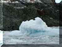 w a s boat aialik glacier blue ice.jpg (33392 bytes)
