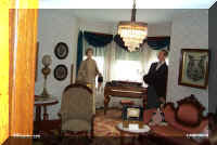 j living room.jpg (40670 bytes)