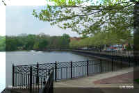 riverwalk start.jpg (52359 bytes)