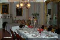 n 02 bel dining.jpg (52289 bytes)
