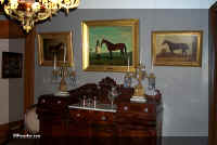 n 02 bmp hall horses 2.jpg (40266 bytes)