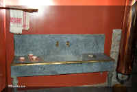 n 02 bmp kit sink.jpg (39874 bytes)