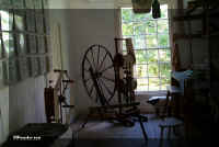 n 02 tr slave house.jpg (39475 bytes)