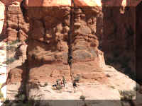 a f1011ut arch_272 climbers_1.JPG (58256 bytes)