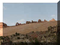 a f1011ut arch_373 delicate arch_1.JPG (32905 bytes)