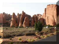 a f1011ut arch_604 dev g trail_1.JPG (46426 bytes)