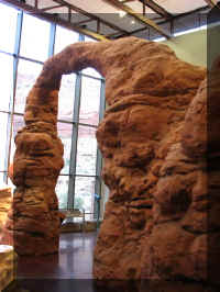 a f1011ut arch_782_1.JPG (53383 bytes)