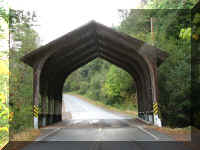 a f1002ca reds_361 covered bridge_1.JPG (54966 bytes)