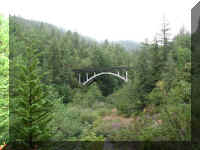 a f1002ca reds_368 hyw 199 bridge_1.JPG (55495 bytes)