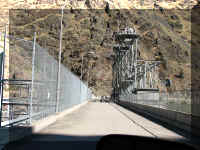 a f0826hc_442 dam26 car2_1.JPG (66696 bytes)