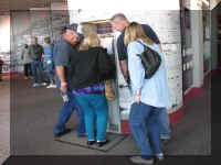 a f0912wa msh_407 vis siz people_1.JPG (48610 bytes)