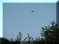 a f0912wa msh_509 parasail_1.JPG (27010 bytes)