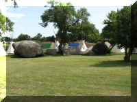 a f0801 pipestone 3 maidens_394_1.JPG (55010 bytes)