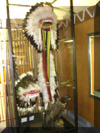 a f0801 pipestone headdress_123_1.JPG (50392 bytes)