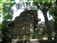 a f0801 pipestone old stone face_221_1.JPG (73204 bytes)