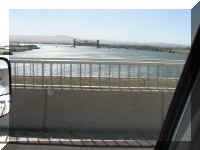 a f0827wa_252 bridge snake to cg_1.JPG (33139 bytes)