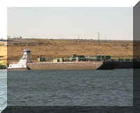 a f0827wa_262 barge2_1.jpg (41181 bytes)