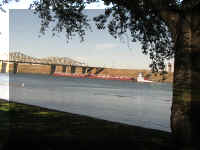 a f0828wa_300 barge bridge_1.JPG (47887 bytes)