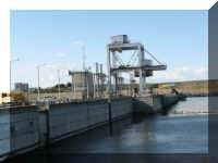 a f0831wa_126 ihdam4_1.JPG (35515 bytes)