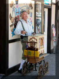 a f0903wa_153 leavenworth grinder_1.jpg (50833 bytes)