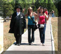 a f0812ys_318 tur bus drvr crop_1.jpg (73537 bytes)