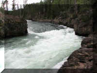 a f0813ys_139 brink of falls_1.JPG (46303 bytes)