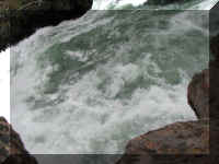 a f0813ys_144 brink of falls_1.JPG (41666 bytes)