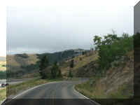 a f0813ys_356 switchbacks_1.JPG (30810 bytes)