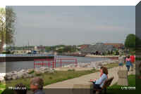 sh view into harbor.jpg (29436 bytes)