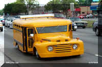 wdc01 sch bus frt.jpg (41820 bytes)